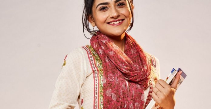 Debattama Saha(Anokhi): Age, Biography, Family, Wiki, Images, Body, Dob