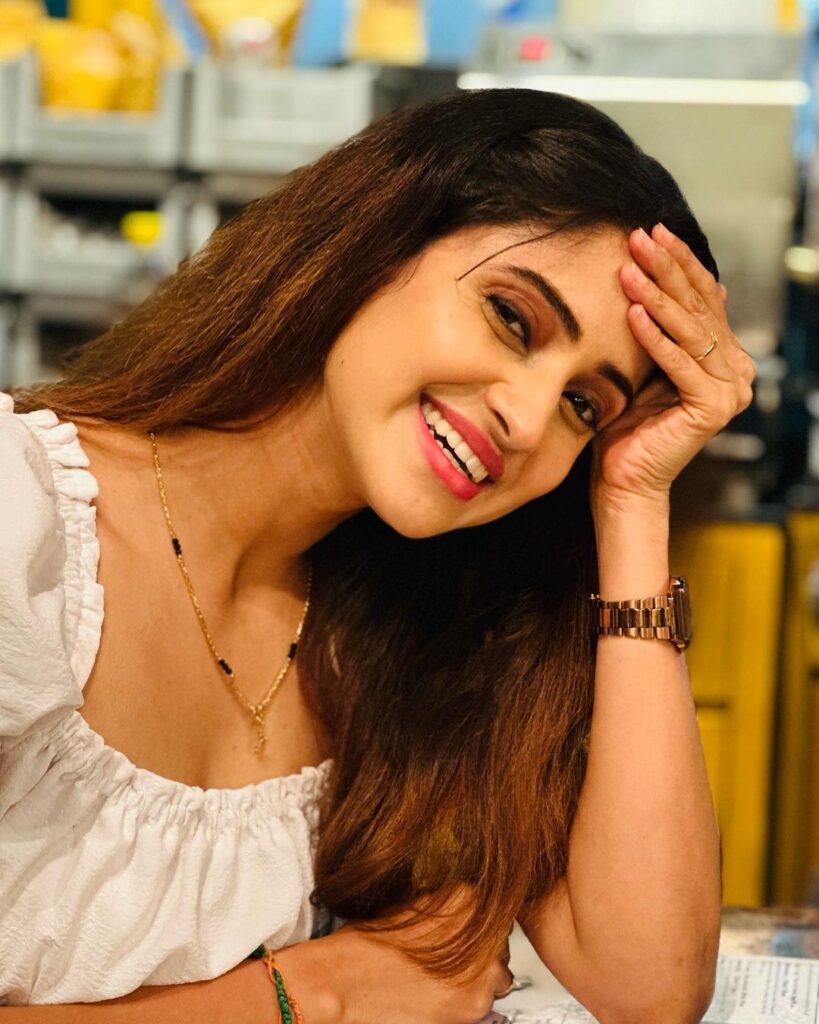 Ayesha (Actress) Wiki, Biography, Age, Serials, TV Shows Cinesettai